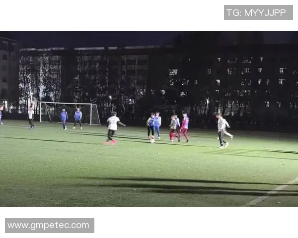 燃爆绿茵的星战旋律震撼登场点燃激情足球盛宴